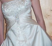 свадебное платье белое с очень хорошем состоянии