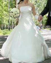 Элегантное свадебное платье ванильного цвета (г.Караганда)